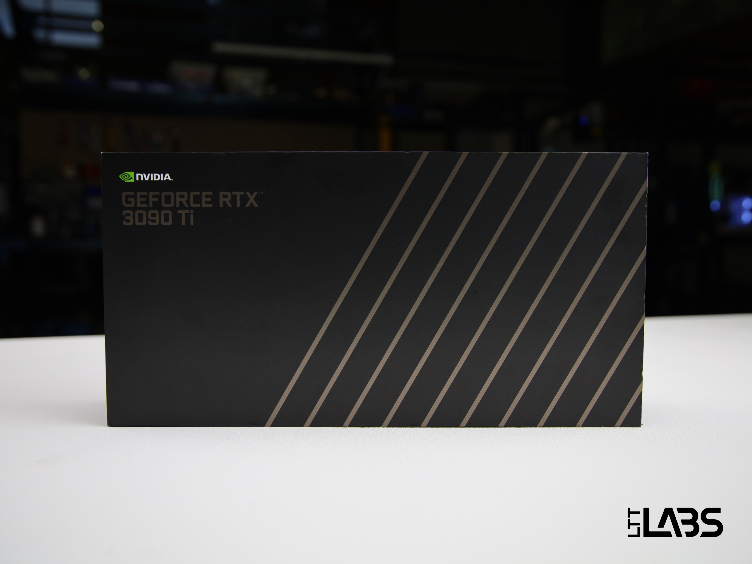E*n様 NVIDIA RTX 3090 Ti Founders Edition Качественные изображения Nvidia GeForce RTX 3090 Ti Founders