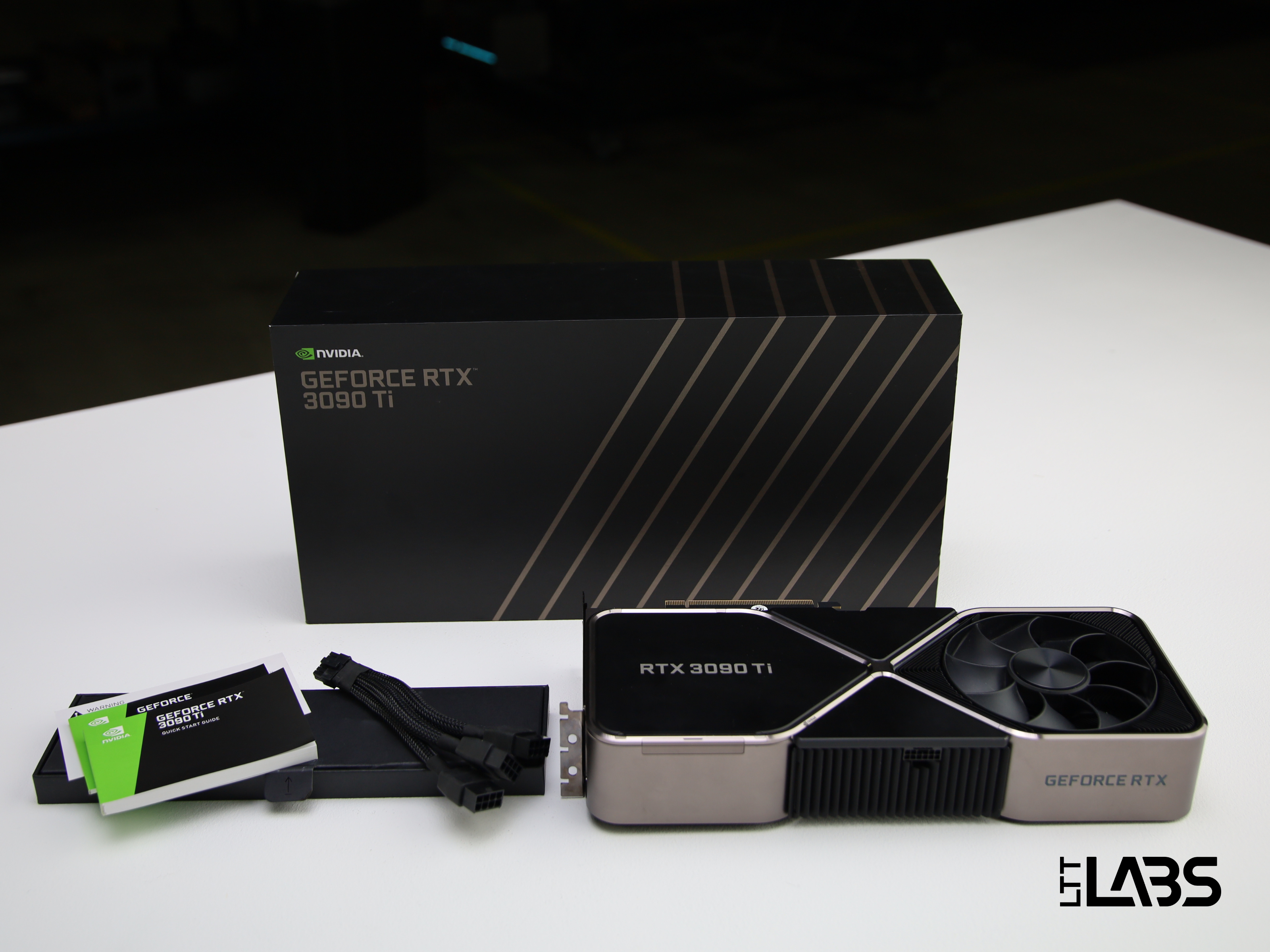 NVIDIA GeForce RTX 3090 Ti Founders Edition | LTT Labs