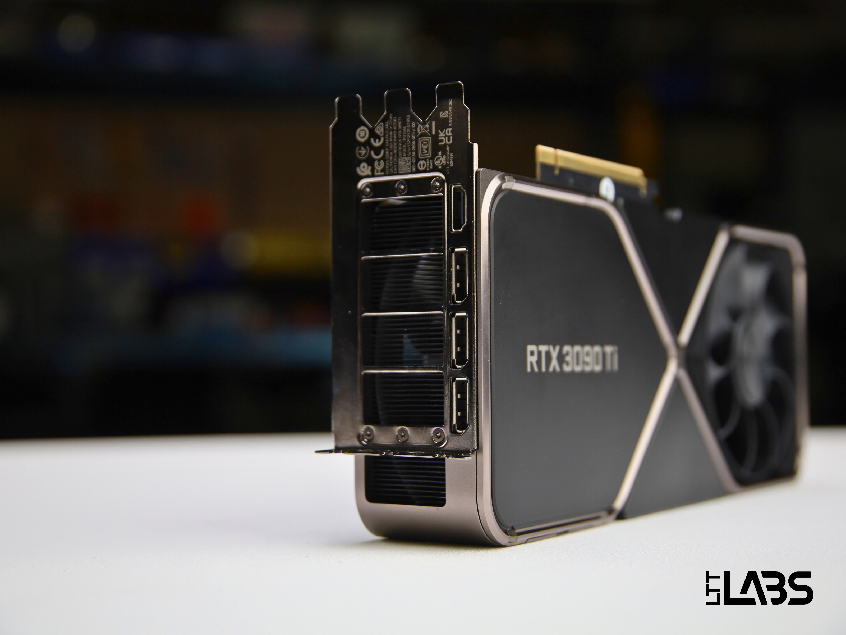 NVIDIA GeForce RTX 3090 Ti Founders Edition | LTT Labs
