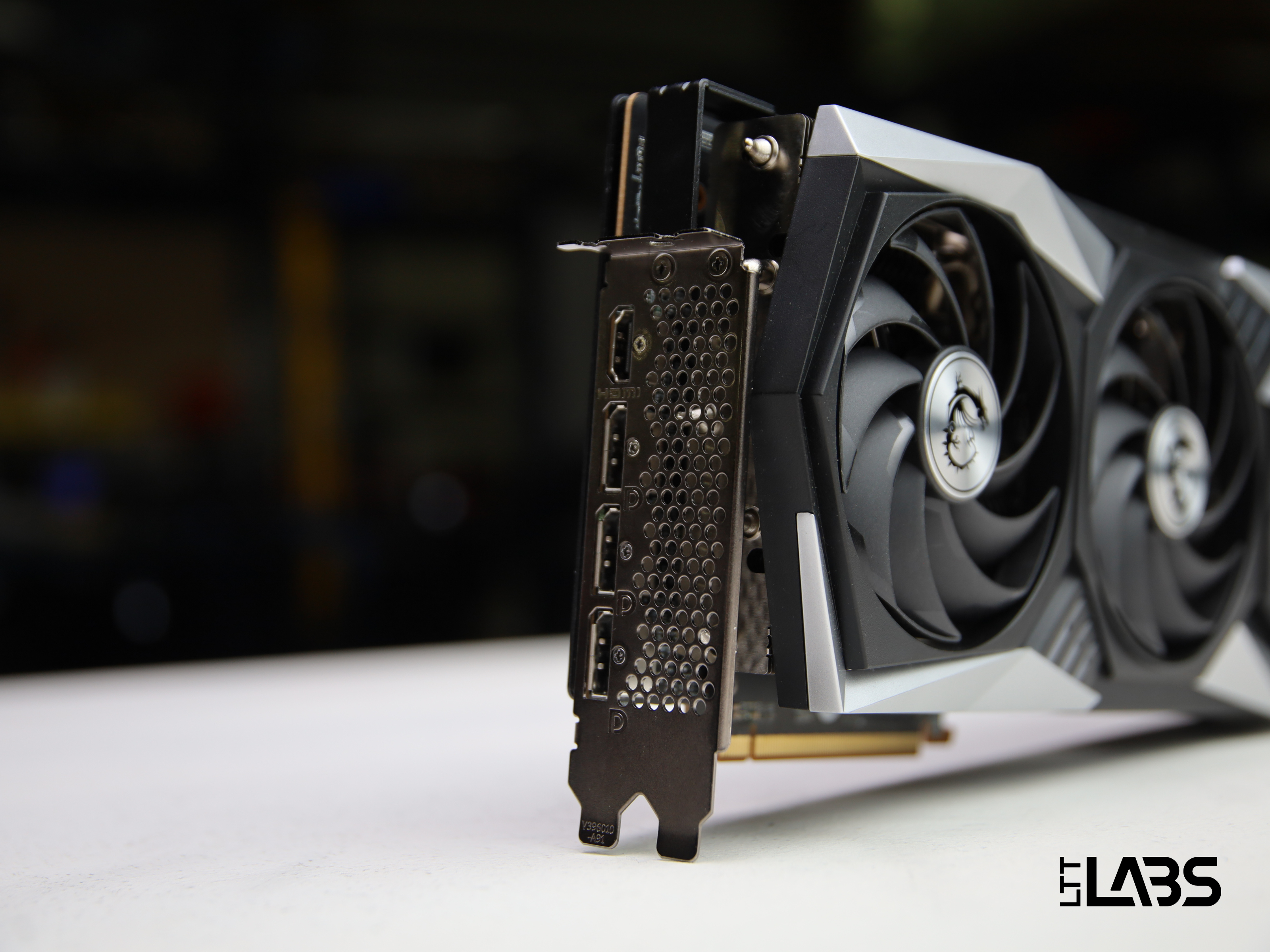 MSI Radeon RX 6950 XT Gaming X Trio | LTT Labs