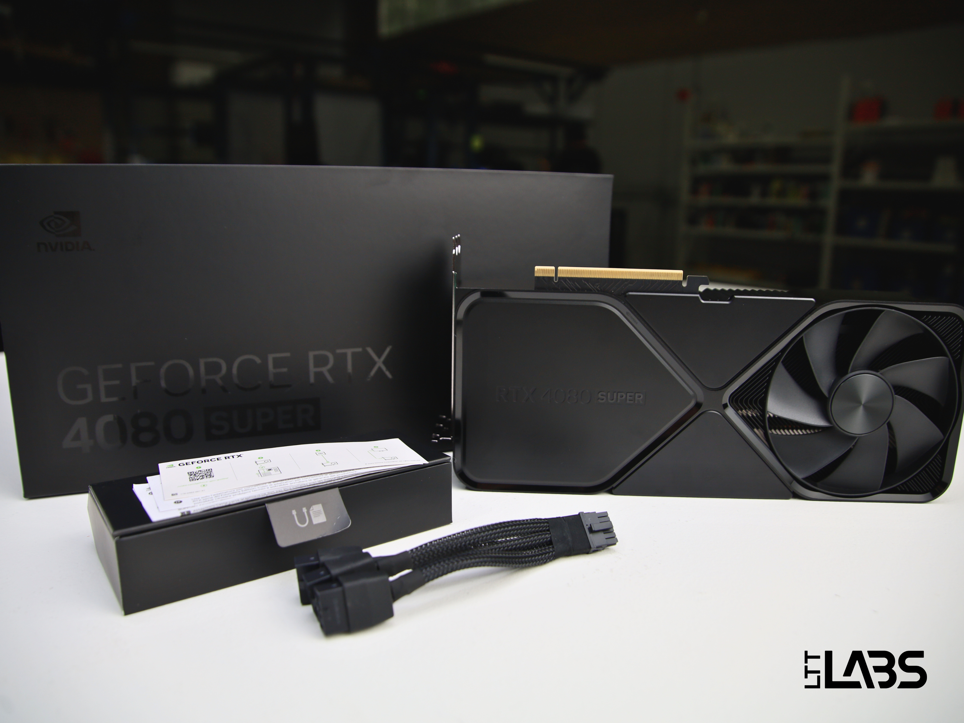 NVIDIA GeForce RTX 4080 SUPER 16GB Founders Edition vs PowerColor