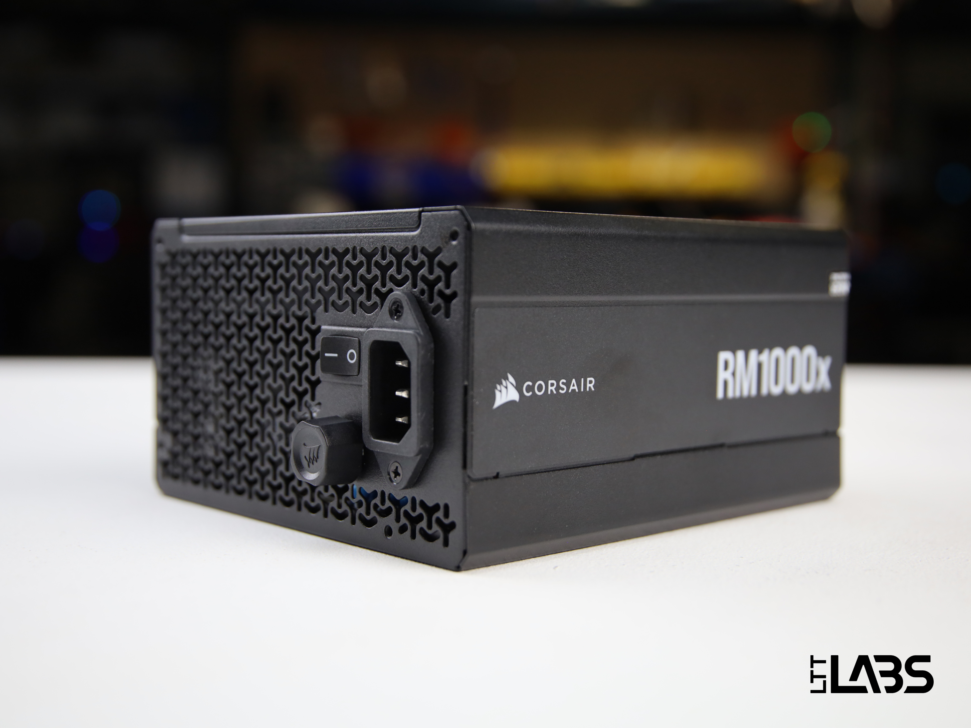 CORSAIR RM1000x(2018) 1000W 12VHPWRケーブル付 Corsair RM1000x | LTT Labs