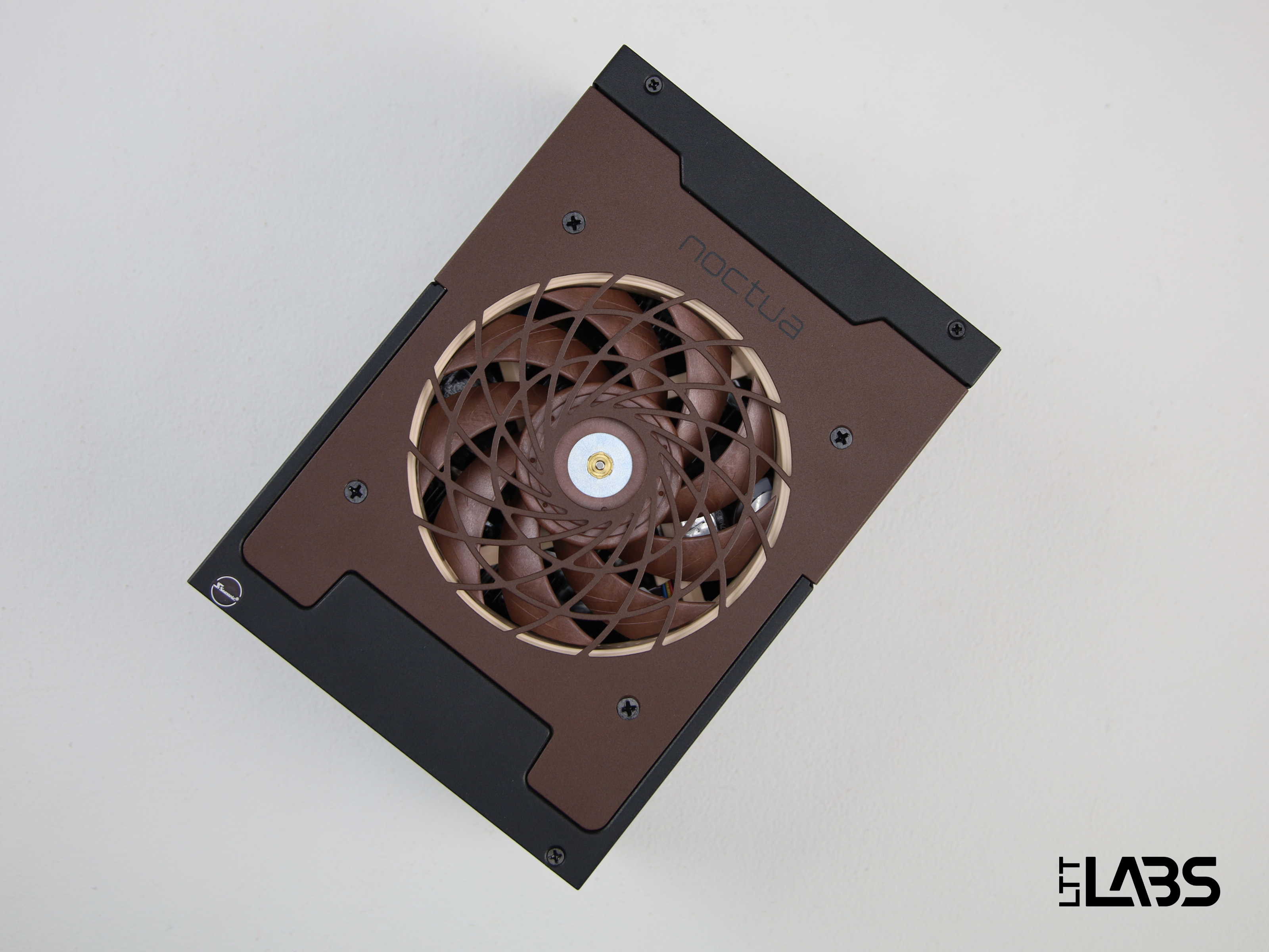 Seasonic PRIME TX-1600 Noctua Edition | LTT Labs