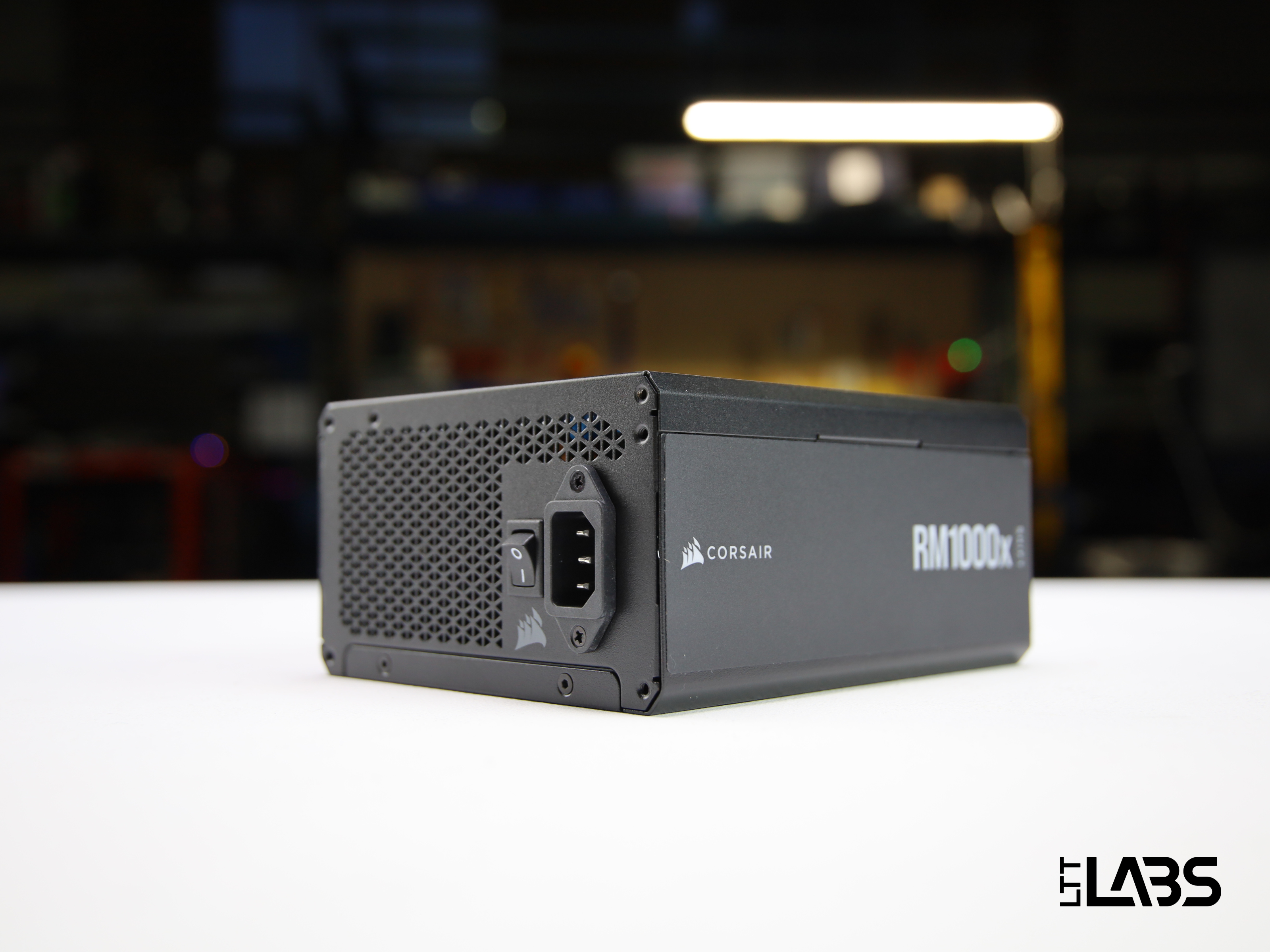 Corsair RM1000x SHIFT | LTT Labs