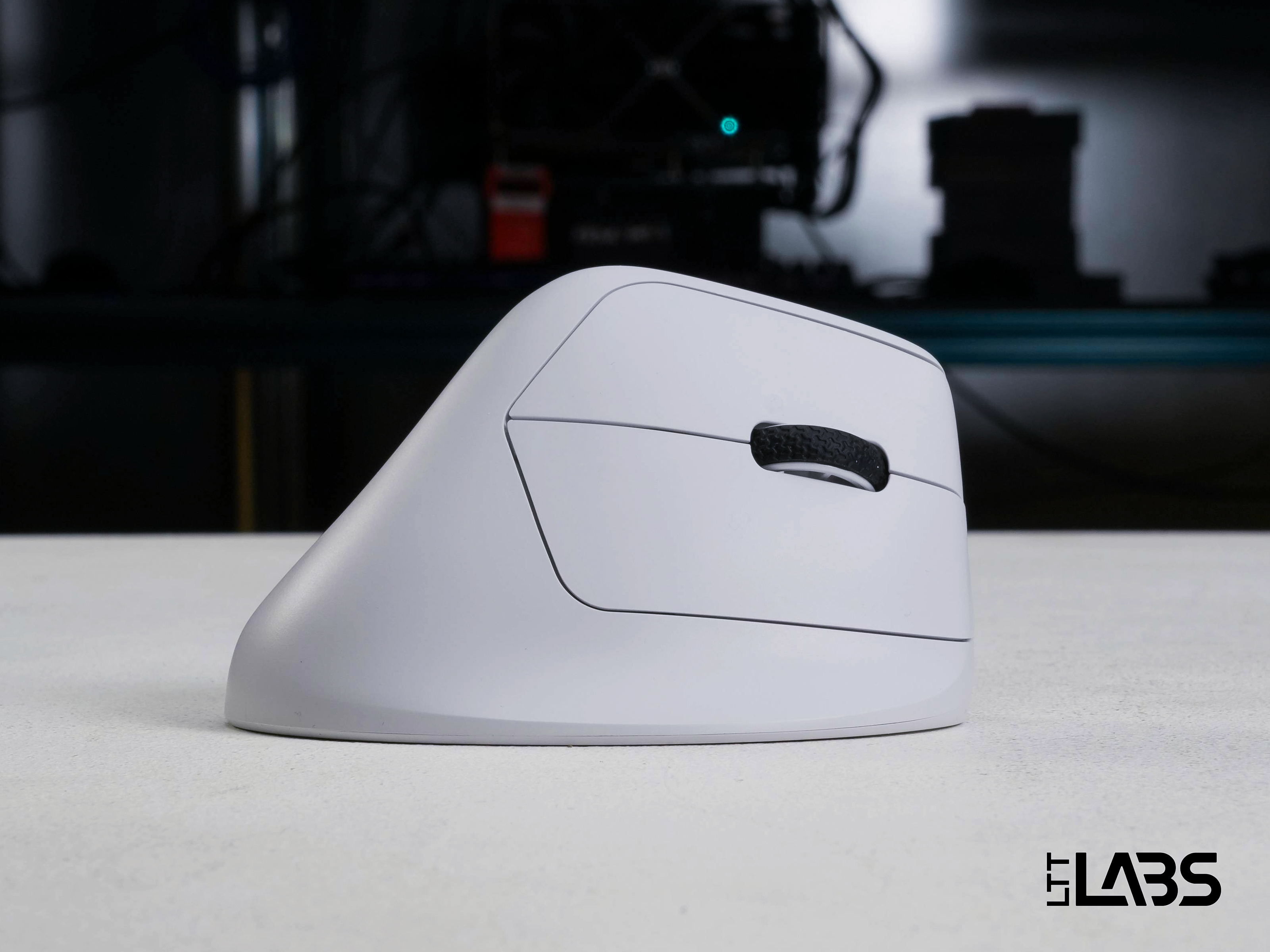 Keychron M5 Wireless Ergonomic Mouse | LTT Labs